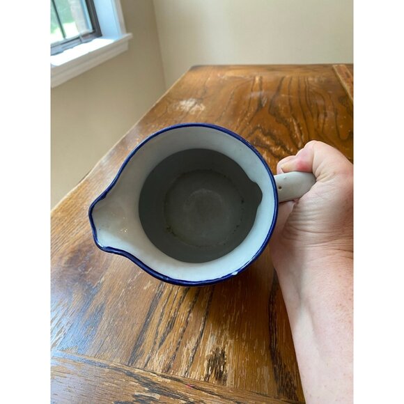 VINTAGE STONEWARE COUNTRY FARMHOUSE PITCHER-VASE w/BLUE RIM & BANDS - Picture 6 of 6